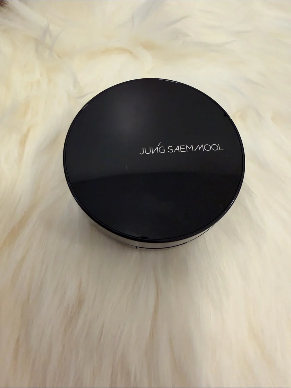 Jung Saem Mool Glossy Black Cushion Compact Empty Case
